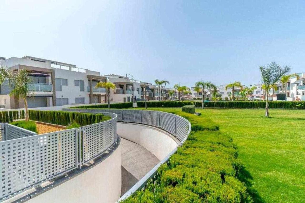 Espanhouse Caroline Bungalow Torrevieja Bagian luar foto